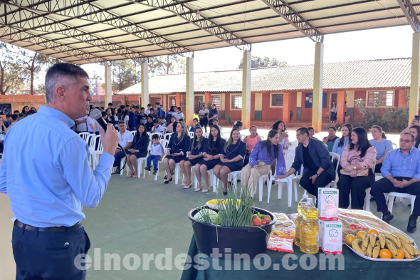 Momento del acto de lanzamiento del Almuerzo Escolar 2023 realizado en el local de la Escuela Amistad II del barrio Jardín Aurora. (Foto: Fanpage de Facebook de la Municipalidad de Pedro Juan Caballero).