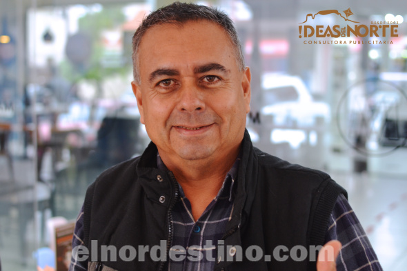 El señor Geraldo Escobar estuvo presente en el lanzamiento oficial de la promoción “Frontera Premiada” realizado en Café Martínez de Pedro Juan Caballero, representando a Radio Favorita 93.7 FM. (Foto: Diego Lozano para Ideas del Norte Consultora Publicitaria).