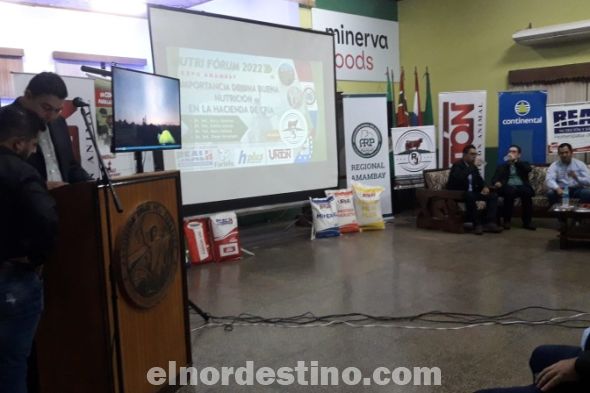 Previo al show se realizó la charla técnica “Nutrición en Hacienda de Cría” (Nutriform 2022), acerca de la importancia de una buena nutrición (Real H, Unión. H Plus, Nutoeste). (Foto: Gentileza).