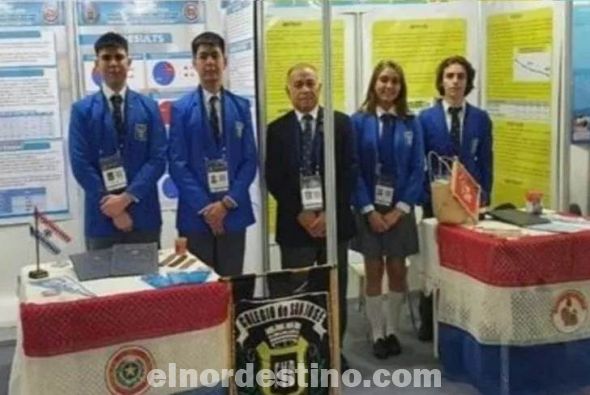 Los cuatro jóvenes ganaron en setiembre del 2021 el primer puesto en la Feria Internacional Muescientec del Colegio San José, con lo que pudieron acreditar para participar en la expo internacional en Dubái. (Foto: Diario Última Hora).