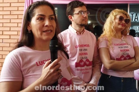 La intendente municipal licenciada Mahiba Carolina Yunis acompañó la Caminata Rosa desde la laguna Punta Porã hasta el Hospital Regional de Pedro Juan de Pedro Juan Caballero. (Foto: Gentileza).