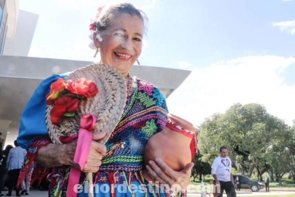 Cada 22 de Agosto se celebra el Día Internacional del Folklore. En la fecha la administradora de Pedro Juan Caballero Mahiba Carolina Yunis Acevedo anunció la realización de un encuentro artístico alegórico en la explanada del Palacio de Justicia. (Foto: Divulgación).