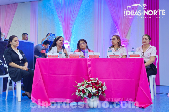 El Cáncer de Mama es la segunda causa de muerte de mujeres por cáncer en nuestro país, después del de cuello uterino. En el Centro Tecnológico de Universidad Central del Paraguay se desarrolló una Mesa Redonda acerca de este flagelo. (Foto: Diego Lozano para Ideas del Norte Consultora Publicitaria).