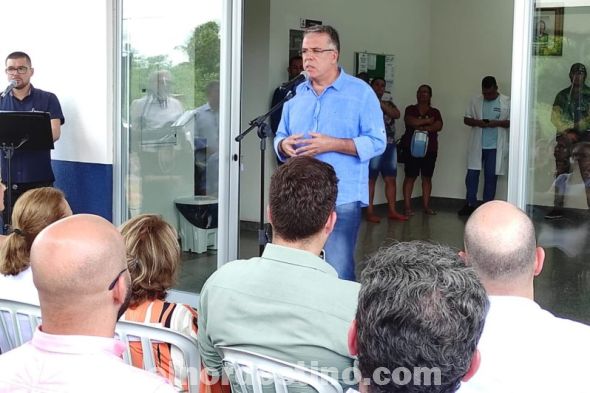 Acompañado de varias autoridades del estado de  Mato Grosso do Sul y locales, el intendente municipal Eduardo Ocampos  realizó la entrega de una nueva y moderna Unidad de Salud que beneficiará a toda la región. (Foto: Asesoría de Comunicación de la Municipalidad de Ponta Porã).