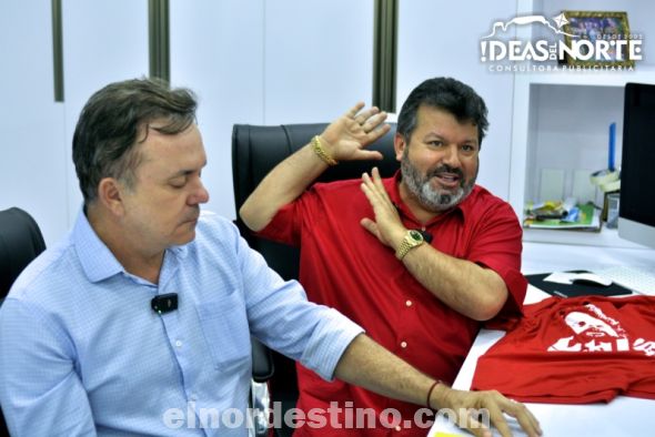 El señor Carlos Bernardo estuvo acompañado del deputado estadual Vander Loubet (PT) para dar una conferencia de prensa ante los más de veinte medios que asistieron al evento. (Foto: Diego Lozano para Ideas del Norte Consultora Publicitaria).