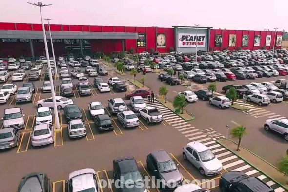 Planet Outlet está localizado en la ciudad de Pedro Juan Caballero frente a la línea internacional que la separa de la ciudad brasileña de Ponta Porã. Abierto todo el año, con un horario de funcionamiento de 8 a 19 horas. (Foto: Gacetilla de Prensa de Planet Outlet).