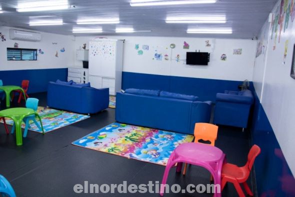 Universidad Central Del Paraguay posee espacios confortablemente preparados para que los estudiantes que tienen hijos puedan dejar a los niños con cuidadores mientras asisten a las clases o participan de alguna actividad académica en sus instalaciones. (Foto: Asesoría de Prensa de la UCP).