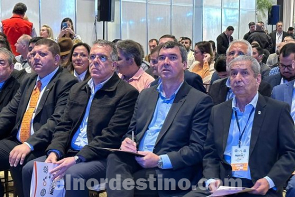 El gobernador Juancho Acosta integró la mesa de honor en el este reportaje compartimos fragmentos del discurso del gobernador Juancho Acosta en el “I Encontro de Negócios da Fronteira” organizado por la Masonería. (Foto: Asesoría de Prensa de la Municipalidad de Ponta Porã).