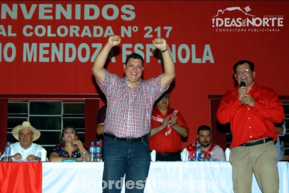 El candidato a Gobernador de Amambay por la Lista 1 Juancho Acosta cerró el encuentro político destacando la unidad partidaria y agradeciendo el apoyo de la dirigencia regional. (Foto: Diego Lozano para Ideas del Norte Consultora Publicitaria).