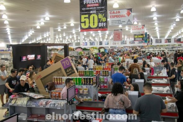 La edición del Black Friday Frontera se extendió por cinco días a diferencia de los años anteriores debido a la gran cantidad de ofertas. De este modo los clientes pudieron disfrutar de Planet Outlet con total tranquilidad. (Foto: Gacetilla de prensa de Planet Outlet).