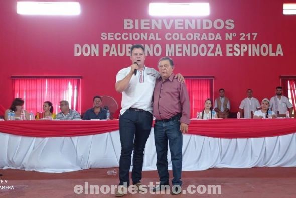 El abogado Luís Alberto Guillén Zárate festejó su cumpleaños 43 en compañía de familiares, amigos y destacados correligionarios. Es precandidato a diputado por el departamento de Amambay. (Foto: Prensa Seccional Nro. 217 “Don Paublino Mendoza Espínola”).