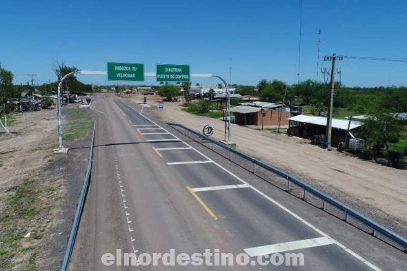 Además de Mario Abdo Benítez en el acto, estuvieron el ministro de Obras Públicas, Rodolfo Segovia y otras autoridades locales, departamentales y pobladores. (Foto: Agencia de Información Paraguaya).