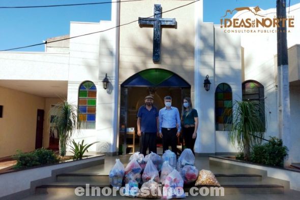 El Dr. Adolfo Echagüe Valdéz y su esposa Lic. Gladys Cristina Romero de Echagüe pidieron a los parientes y amigos que compartieron su boda alimentos en vez de los tradicionales regalos que reciben los recién casados. (Foto: Diego Lozano para Ideas del Norte Consultora Publicitaria). 