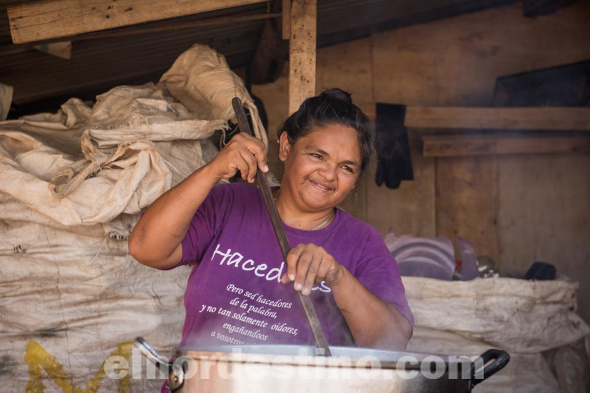 La comida de mamá siempre te sabrá mejor que la de cualquier persona. Esto tiene mucho que ver con la sazón, pero también con lo que estos alimentos representan, los recuerdos y el cariño con el que se nos ofrecen. (Foto: Gentileza).