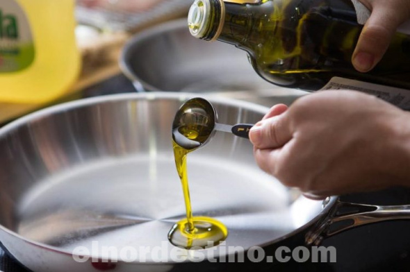 El aceite de olive es ideal para conciliar el sueño porque es muy bueno para el aparato digestivo. Contiene grasas saludables que ayudan a controlar el colesterol malo y aumentar el bueno. (Foto: Mundo Mujer).