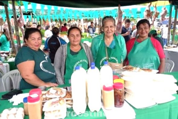 Tras el término de la Feria de la Agricultura Familiar Campesina realizada en la ciudad de Concepción, las 250 familias productoras que ofertaron sus productos lograron generar más de 80 millones de guaraníes de ingresos, sin la necesidad de intermediarios.(Foto: Agencia de Información Paraguaya).