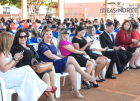 Por su aporte al país en todos los ámbitos, a las 150 mil jefas de hogar que participan de los programas sociales, quienes  día a día se esfuerzan  por el bienestar de sus familias y su comunidad aportando al desarrollo del país. 