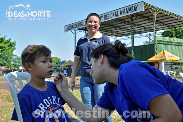 Universidad Central del Paraguay participa en actividad organizada por representantes locales de franquicia internacional