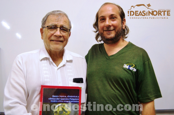 Con la urgencia de distribuir su teoría novedosa, el doctor Nívoli presentó su libro acerca del Aparato Psíquico en UNINORTE