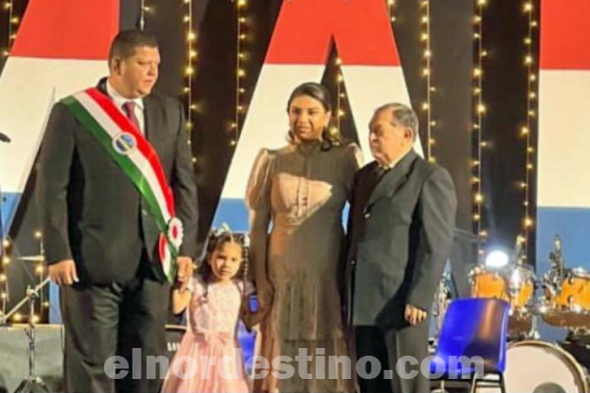 Juancho Acosta juró como gobernador de Amambay para el período 2023/2028, antecediendo a un extenso festival artístico
