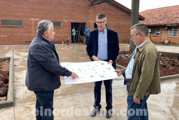 Intendente Acevedo verifica avances de remodelación y obras de construcción en Hospital Regional de Pedro Juan Caballero