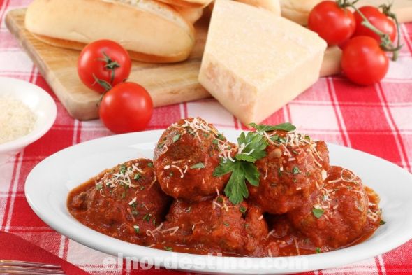 Albóndigas en salsa: una alternativa deliciosa y saludable para acompañar muchos platos para la comida en familia