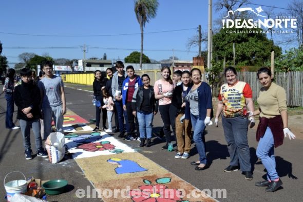 Feligreses y estudiantes de Pedro Juan Caballero elaboraron la tradicional alfombra artística para celebrar su Fiesta Patronal