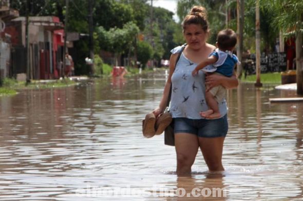 Ayuda humanitaria continuó llegando durante el fin de semana a familias afectadas por inundaciones en Concepción y Chaco