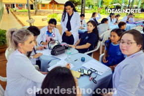 Alumnos de la Escuela Juan Emilio O’Leary recibieron inspección médica por profesionales y alumnos de Universidad Sudamericana 