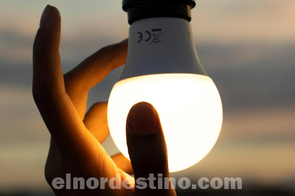 Los usuarios que logren desplazar su consumo a los horarios fuera de punta podrán beneficiarse de tarifas reducidas, hasta un treinta y un por ciento menores en comparación con la tarifa única actual, según explicaron desde la Administración Nacional de Electricidad. (Foto: Divulgación)