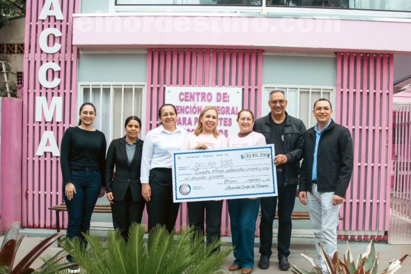 Octubre Rosa es una campaña internacional de concienciación sobre el cáncer de mama que se celebra en octubre para promover la prevención y la detección temprana de la enfermedad a través de controles anuales y mamografías. (Foto: Asesoría de Prensa de Universidad Central del Paraguay).