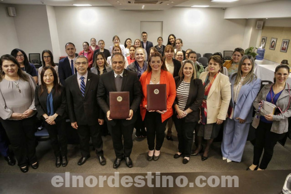 Los convenios permitirán coordinar acciones bajo el esquema de modelo de articulación de servicios especializados del Programa Nacional Ciudad Mujer en el “Centro Ciudad Mujer” para implementar y evaluar estrategias de prevención de la violencia contra la mujer. (Foto: Ministerio de la Mujer).