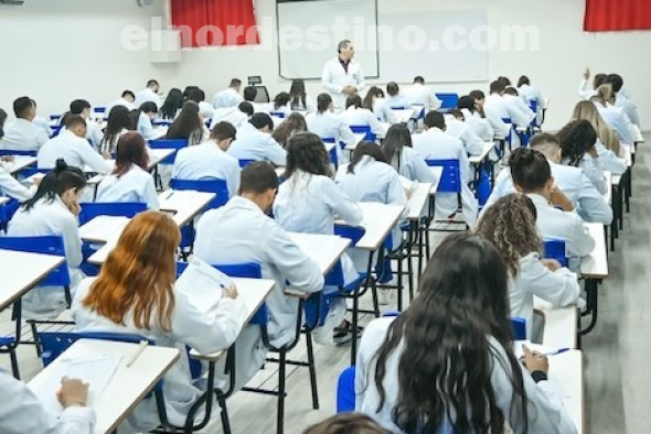 UCP también ofrece programas de becarios supervisados y actividades de extensión ligadas a la Red de Salud de la región de frontera, promoviendo una formación técnica y humanística completa para los futuros médicos. (Foto: Asesoría de Prensa de Universidad Central del Paraguay).
