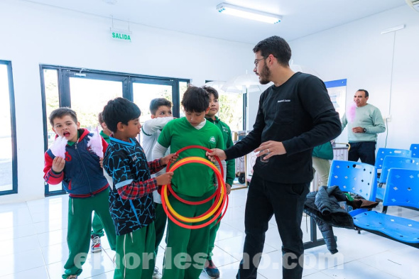 El Día del Niño en nuestro país tiene un significado especial: se conmemora en memoria de los niños que participaron en la Batalla de Acosta Ñu en 1869, durante la Guerra de la Triple Alianza. (Foto: Asesoría de Prensa de UCP sede Pedro Juan Caballero).