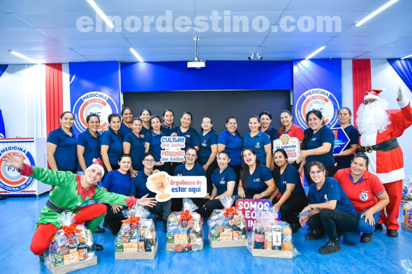 “Porque creemos que las personas son el corazón de nuestra institución. Que estas fiestas traigan unión, gratitud y nuevos desafíos por conquistar juntos”. Así fue el mensaje de directivos de Universidad Central del Paraguay en sus redes sociales. (Foto: Asesoría de Prensa de Universidad Central del Paraguay PJC).