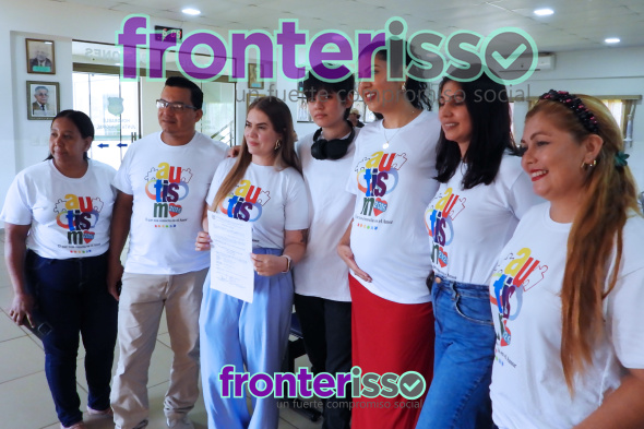 Un encuentro muy especial en la explanada del Palacete Municipal de Pedro Juan Caballero se realizó el jueves 4, con el propósito de promover la neurodiversidad, la inclusión y el respeto. (Foto: Diego Lozano para Ideas del Norte Consultora Publicitaria).