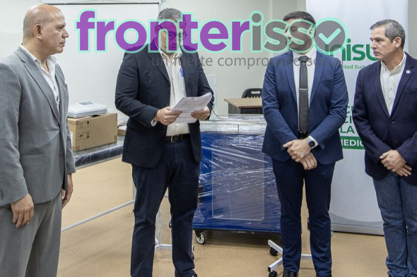 La entrega de equipos e insumos médicos al Puesto Sanitario de Quyquyhó reafirma el compromiso de Universidad Sudamericana (UNISUD) con el fortalecimiento del sistema de salud, contribuyendo a la mejora continua de la atención y al bienestar de los asegurados. (Foto: de Prensa de UNISUD Sede PJC).