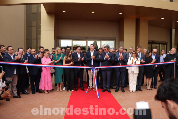 Se destacó la presencia del gobernador de Mato Grosso do Sul Eduardo Riedel, fortaleciendo los lazos binacionales. A su vez la asistencia de otras autoridades políticas y diplomáticas de ambos países. (Foto: Dirección de Comunicaciones de la Gobernación de Amambay).