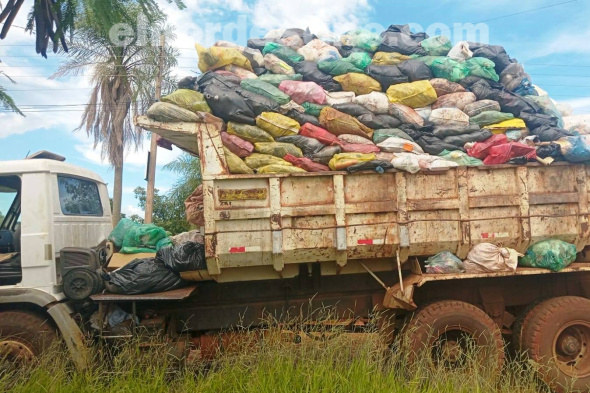 Estaría bueno que la población no arrojar residuos en lugares no permitidos. Los desechos domésticos deberían ir en bolsas cerradas y depositarse en los puntos establecidos hasta la visita del recolector. (Foto: Municipalidad de Pedro Juan Caballero).