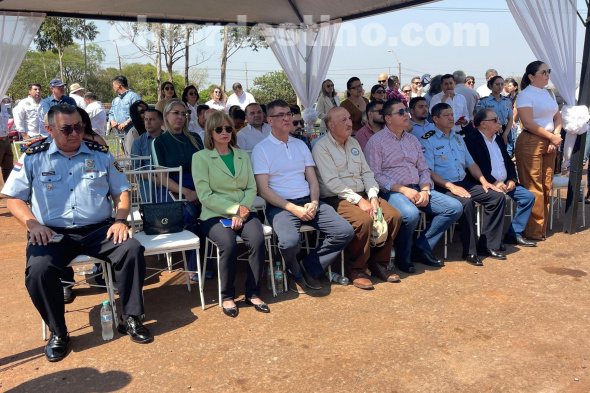 El gobernador Juancho Acosta acompañó a los familiares del diputado Eulalio Gomes Batista y compartió recuerdos de la estrecha amistad y el trabajo conjunto que mantuvieron, especialmente en el marco de Expo Amambay 2025. (Foto: Dirección de Comunicaciones de la Gobernación de Amambay).