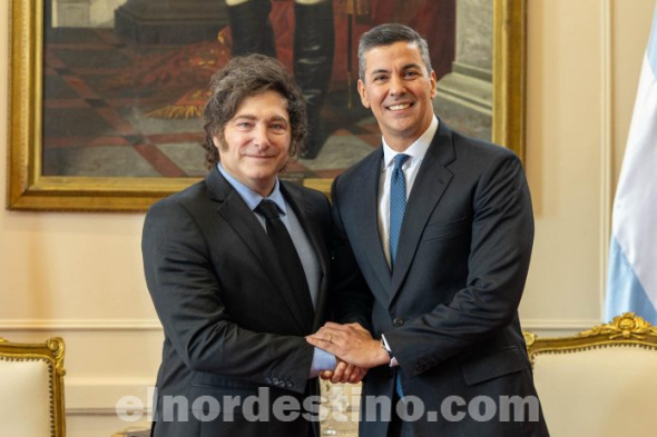 El presidente de Paraguay Santiago Peña afirmó que su gobierno busca que todos los paraguayos que han migrado a otros países por motivos económicos pero que deseen regresar al territorio nacional lo puedan hacer. (Foto: Presidencia de la República del Paraguay).