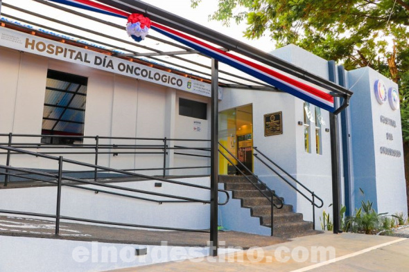 Durante el acto, la titular del Ministerio de Salud Pública doctora María Teresa Barán Wasilchuk fue declarada visitante ilustre de la ciudad de Concepción, por los esfuerzos realizados para fortalecer el primer departamento. (Foto: Ministerio de Salud Pública y Bienestar Social).