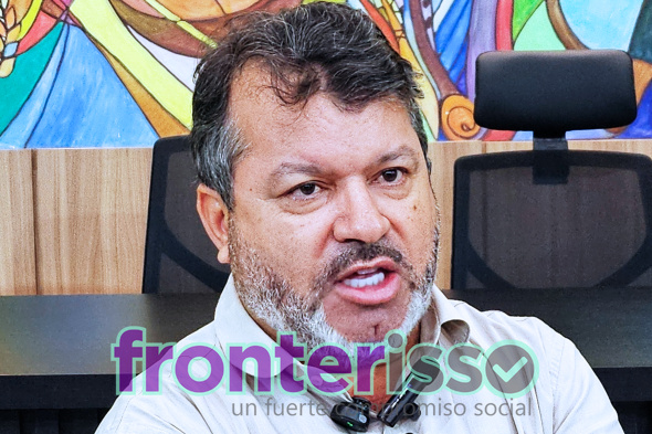 En conferencia de prensa, el doctor Carlos Bernardo anuncia que Universidad InterAmericana ya es reconocida por CONES y MEC