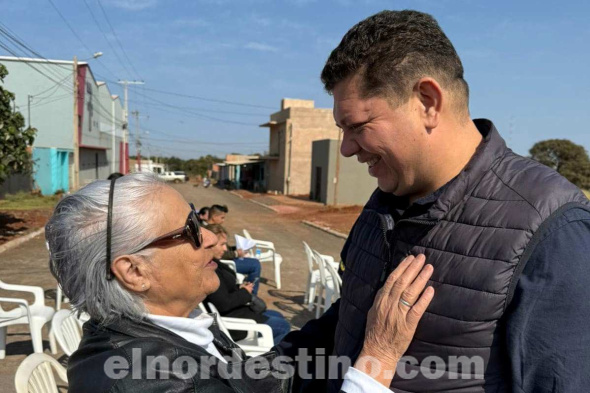 Gobernador Juancho Acosta finaliza trabajo de empedrado en la calle Gabriel Alcaráz de la ciudad de Pedro Juan Caballero