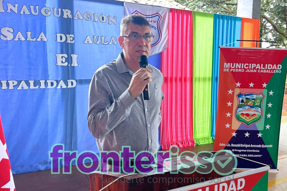 Apuntalado por la mejor Junta Municipal de los últimos tiempos, intendente Acevedo inaugura obras en comunidades educativas 
