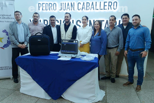 Consejo de Salud entregó ecógrafo portátil, beneficiando al sector de Hemodiálisis del Hospital Regional de Pedro Juan Caballero 