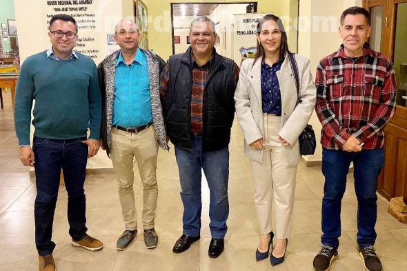 Velada intimista y de anécdotas: Nívoli y Lozano presentaron “Por Argentinito” en el Centro Cultural “Carlos Domínguez” 