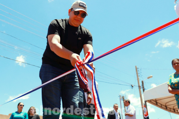 Lo dijo Santi Peña: además de gran cantante y buen gobernador, Juancho Acosta es el goleador del empedrado en Amambay