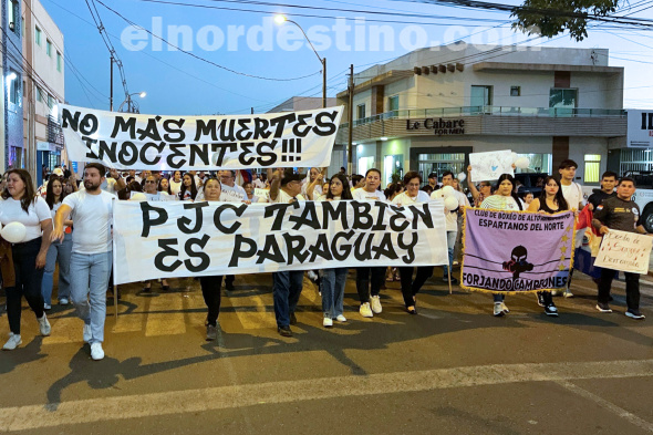 Espartanos del Norte y ciudadanos auto convocados marcharon en reclamo de Justicia y Paz en la ciudad de Pedro Juan Caballero 